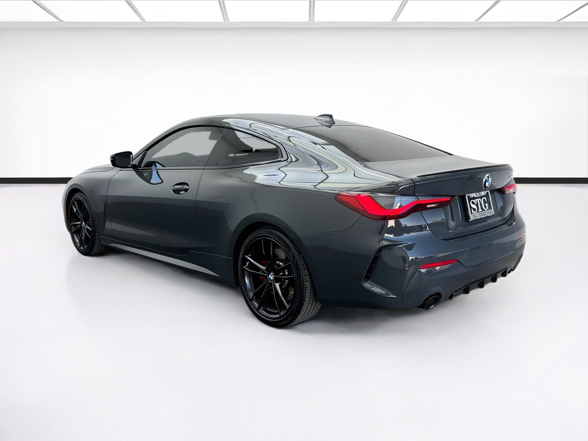 Used 2022 BMW 430i Coupe w/ M Sport Package RWD image 6