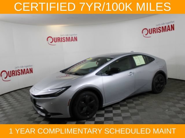 Used 2025 Toyota Prius LE FWD image 3
