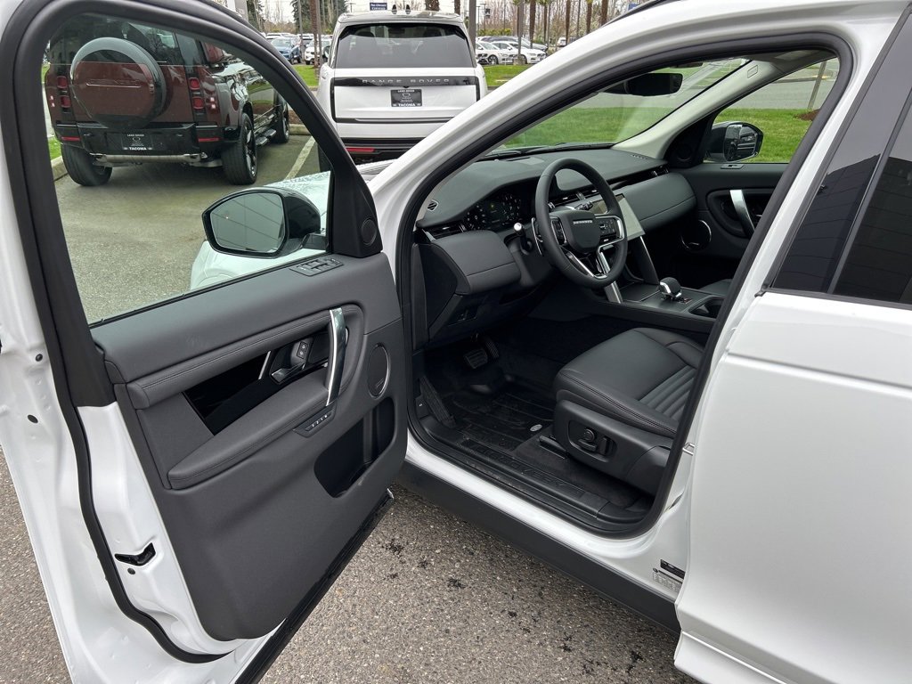 New 2025 Land Rover Discovery Sport S image 10