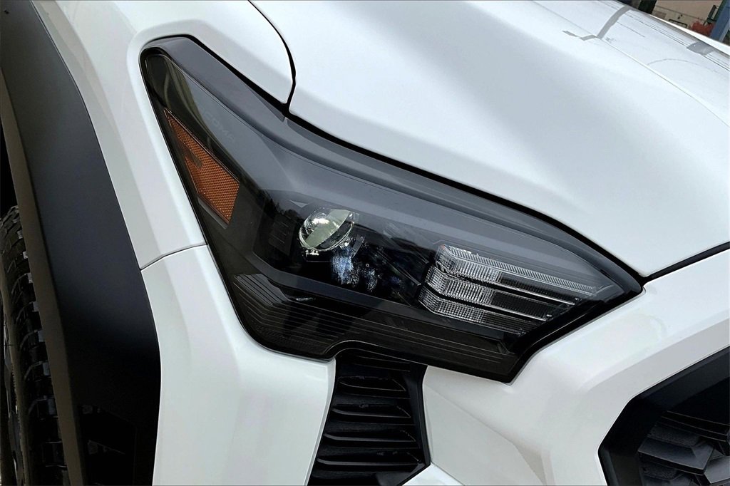 Used 2025 Toyota Tacoma TRD Off-Road image 27