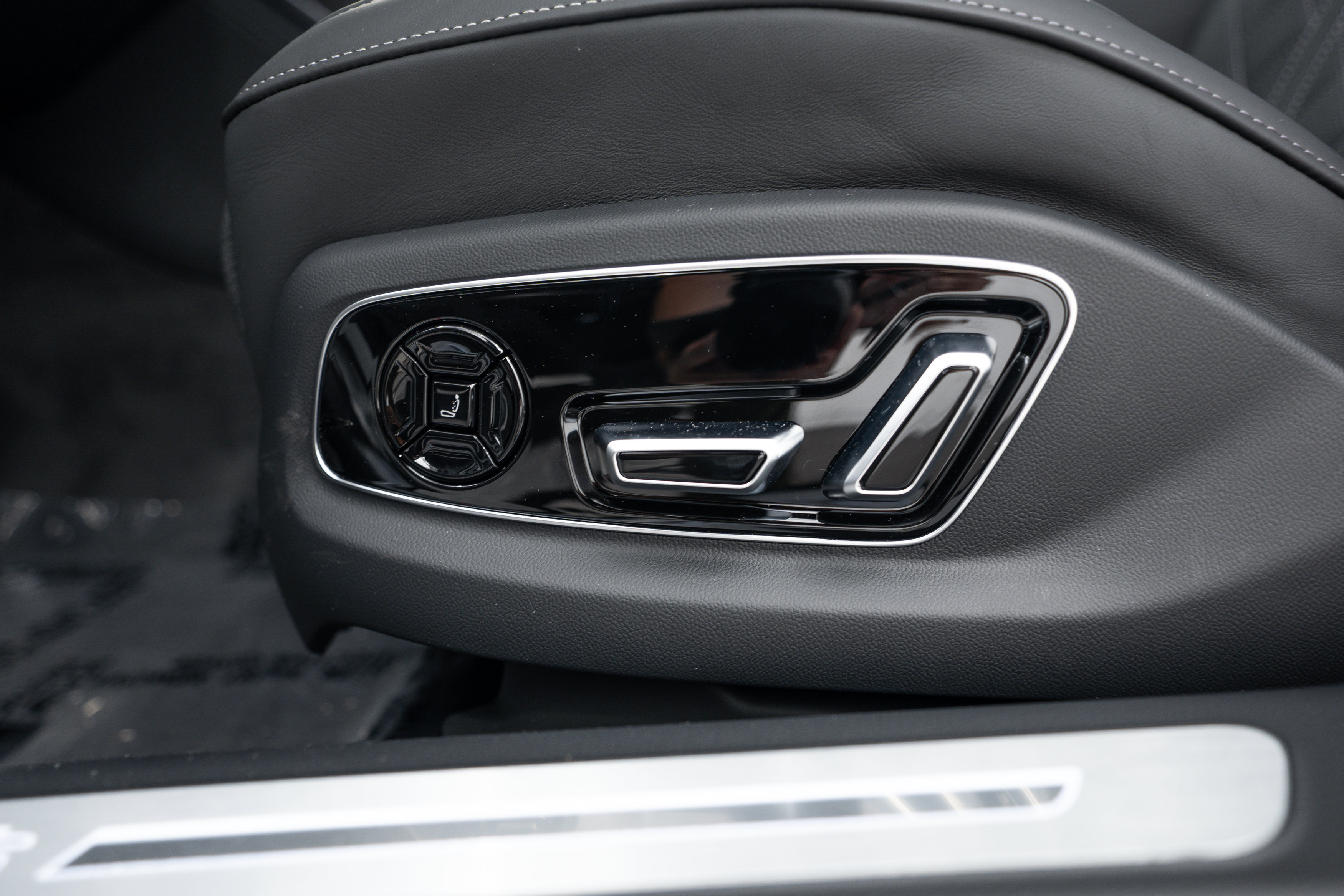 New 2026 Audi S8 AWD/4WD image 18