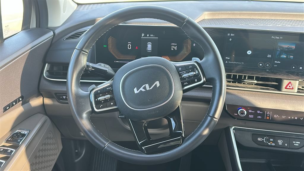 Used 2026 Kia Carnival EX FWD image 22