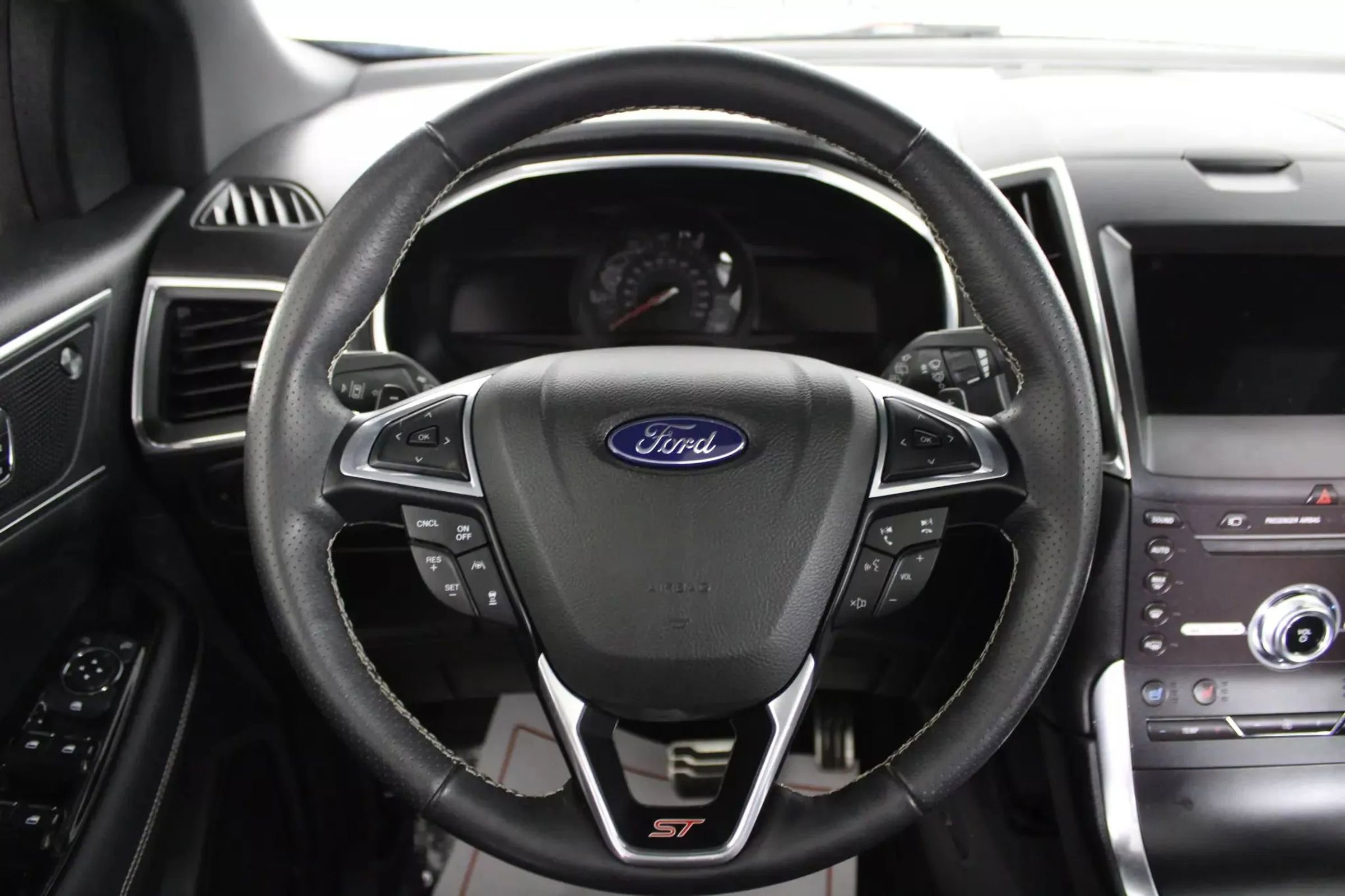 Used 2019 Ford Edge ST w/ Equipment Group 401A image 13