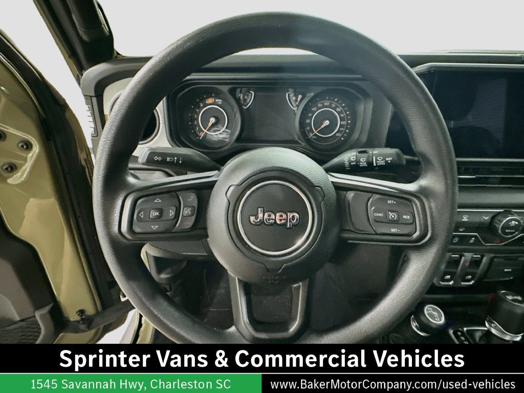 Used 2025 Jeep Wrangler Sport AWD/4WD image 12