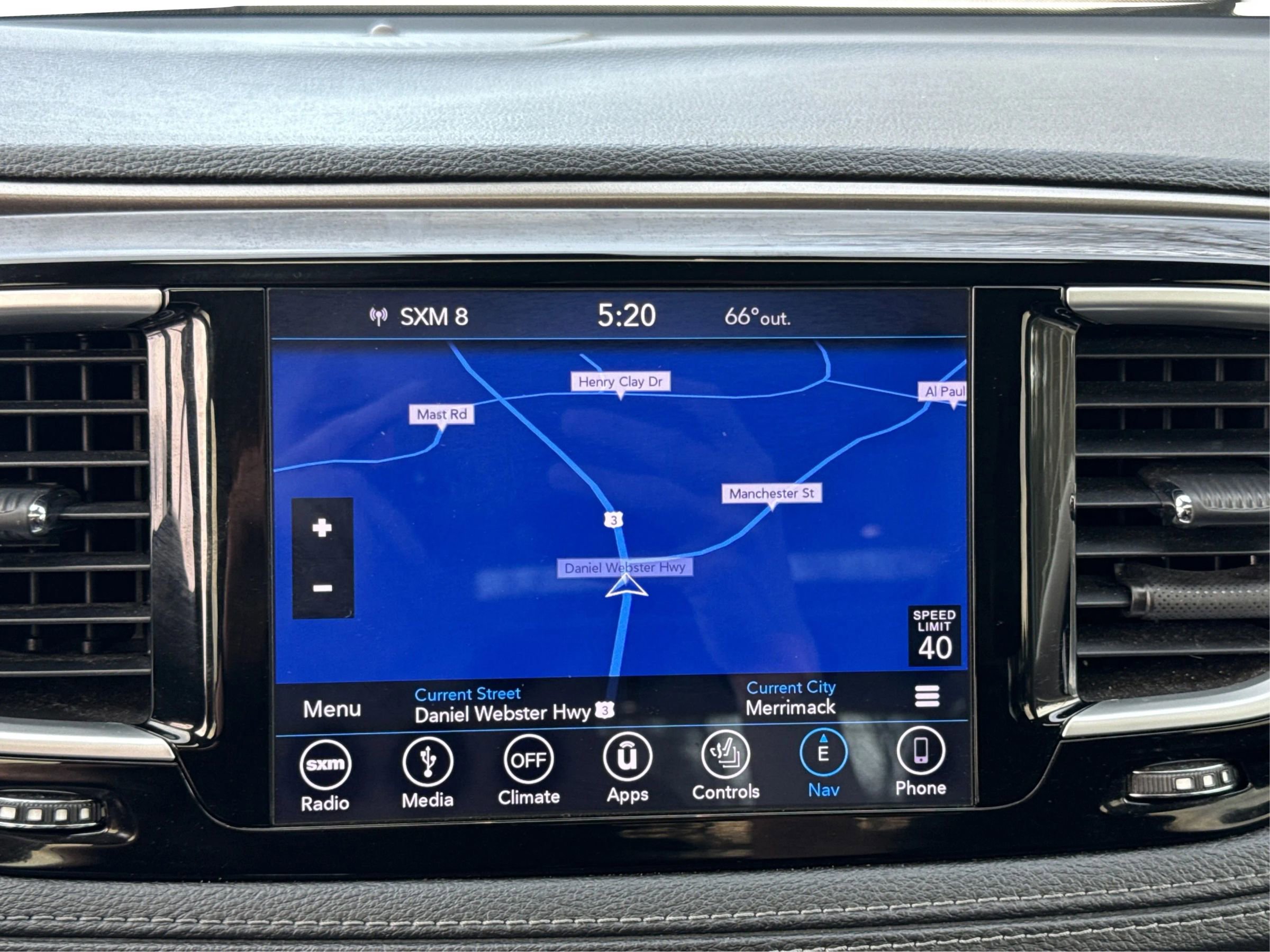 Used 2018 Chrysler Pacifica Limited FWD image 28