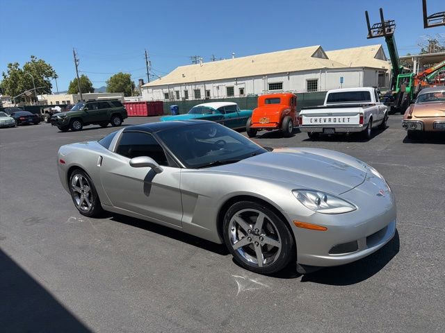 Used 2005 Chevrolet Corvette Coupe w/ Preferred Equipment Group RWD image 2