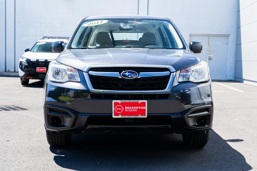 Used 2017 Subaru Forester 2.5i AWD/4WD image 2