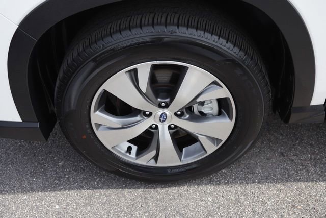 Used 2024 Subaru Ascent Premium w/ Convenience Package image 12