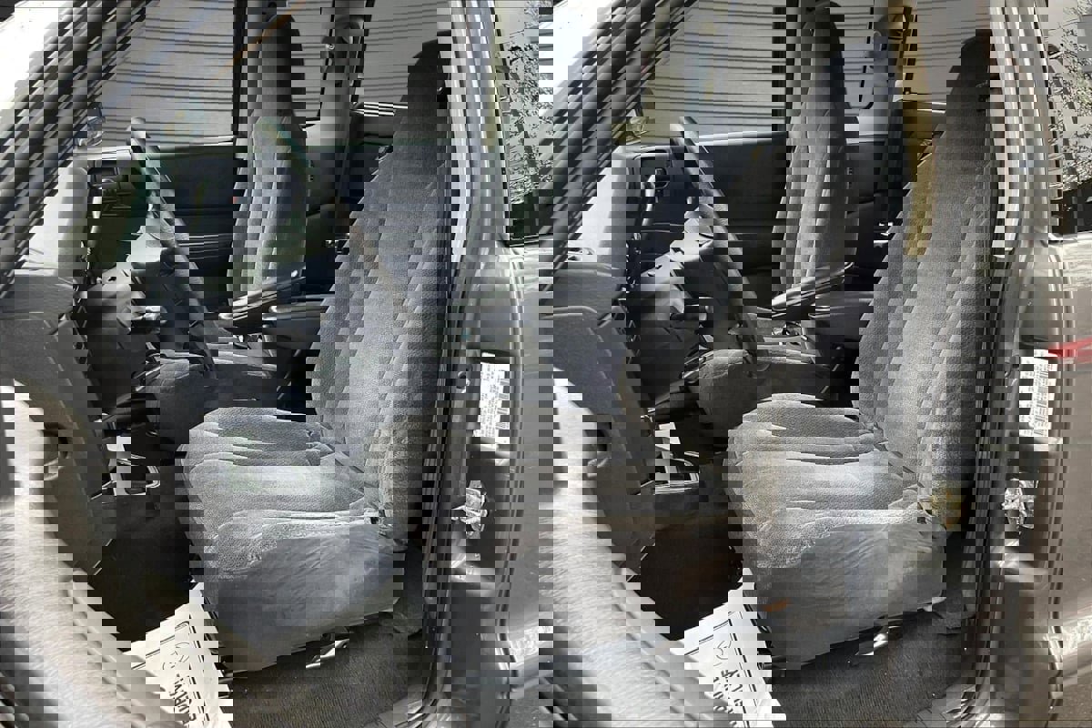 Used 2004 Dodge Dakota 4x4 Club Cab w/ Tire & Handling Group image 19