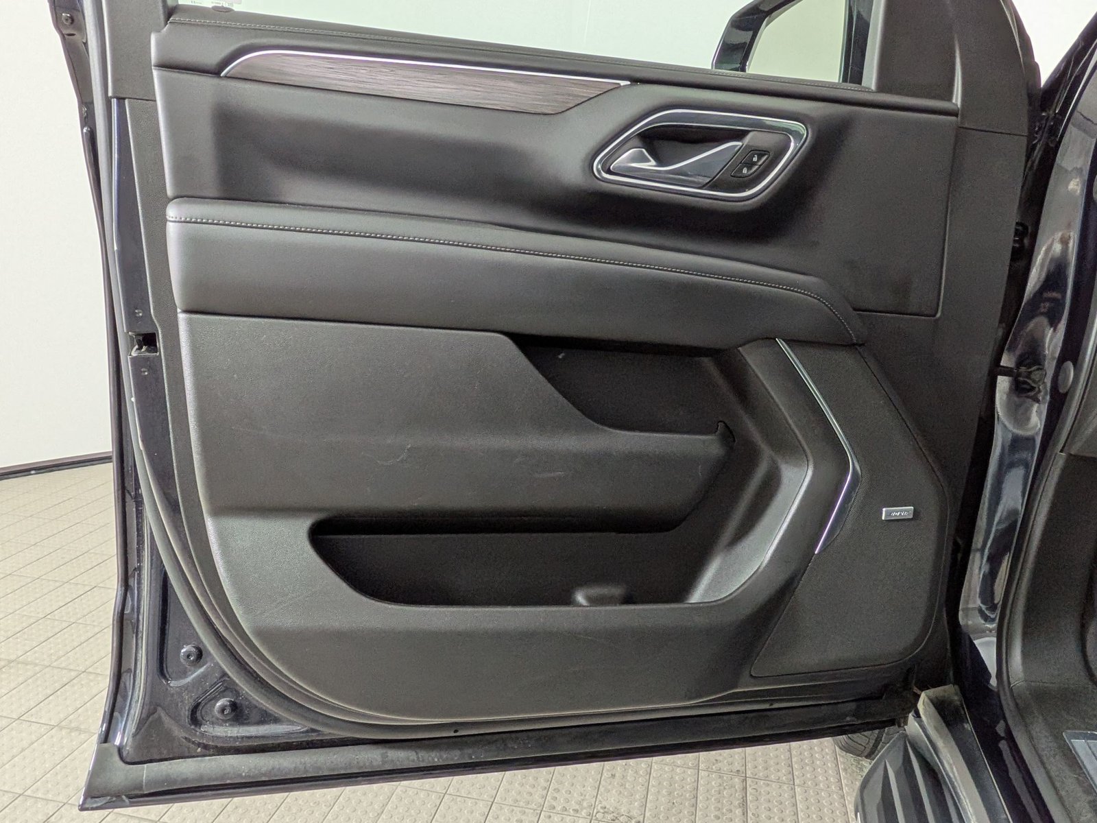 Used 2023 Chevrolet Tahoe LT AWD/4WD image 13