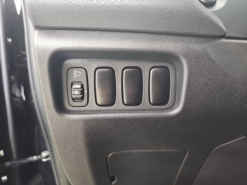 Used 2018 Mitsubishi Outlander Sport LE AWD/4WD image 30