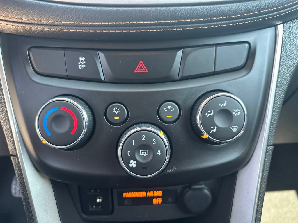 Used 2019 Chevrolet Trax LT w/ LT Convenience Package AWD/4WD image 22