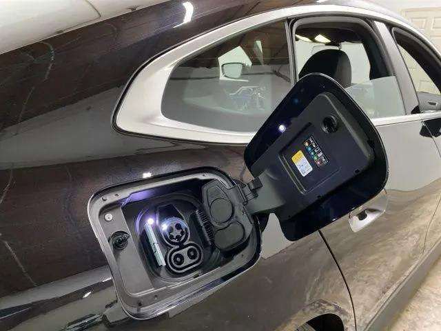 Used 2025 BMW i4 xDrive40i w/ Parking Assistance Package image 97