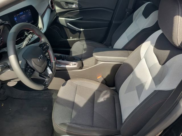 Used 2025 Chevrolet Trax RS w/ Driver Confidence Package image 15
