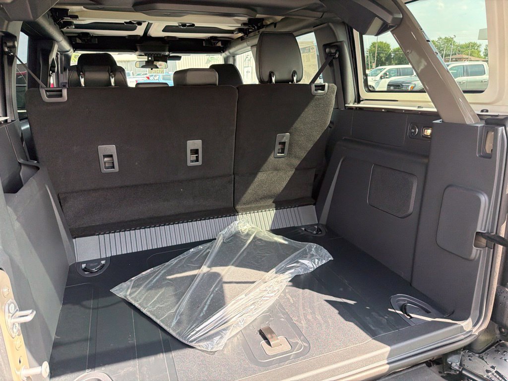 New 2026 Ford Bronco Badlands AWD/4WD image 13