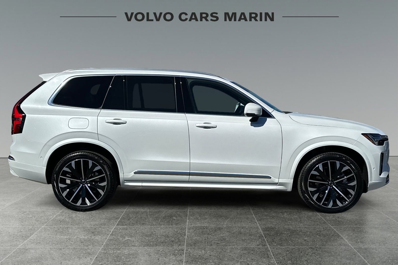 New 2026 Volvo XC90 B6 Plus w/ Protection Package Premier image 8