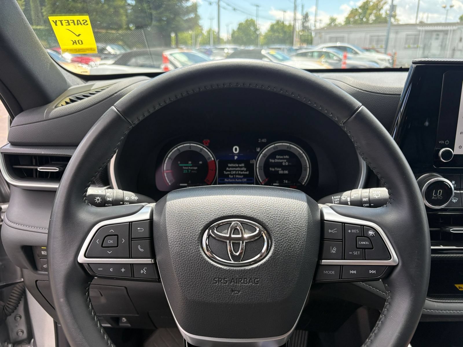 Used 2025 Toyota Highlander XSE AWD/4WD image 28