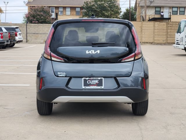 Used 2025 Kia Soul LX w/ LX Technology Package FWD image 13