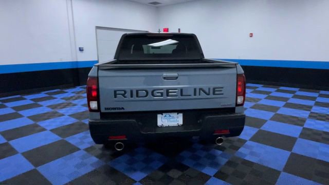 Used 2025 Honda Ridgeline Sport image 7