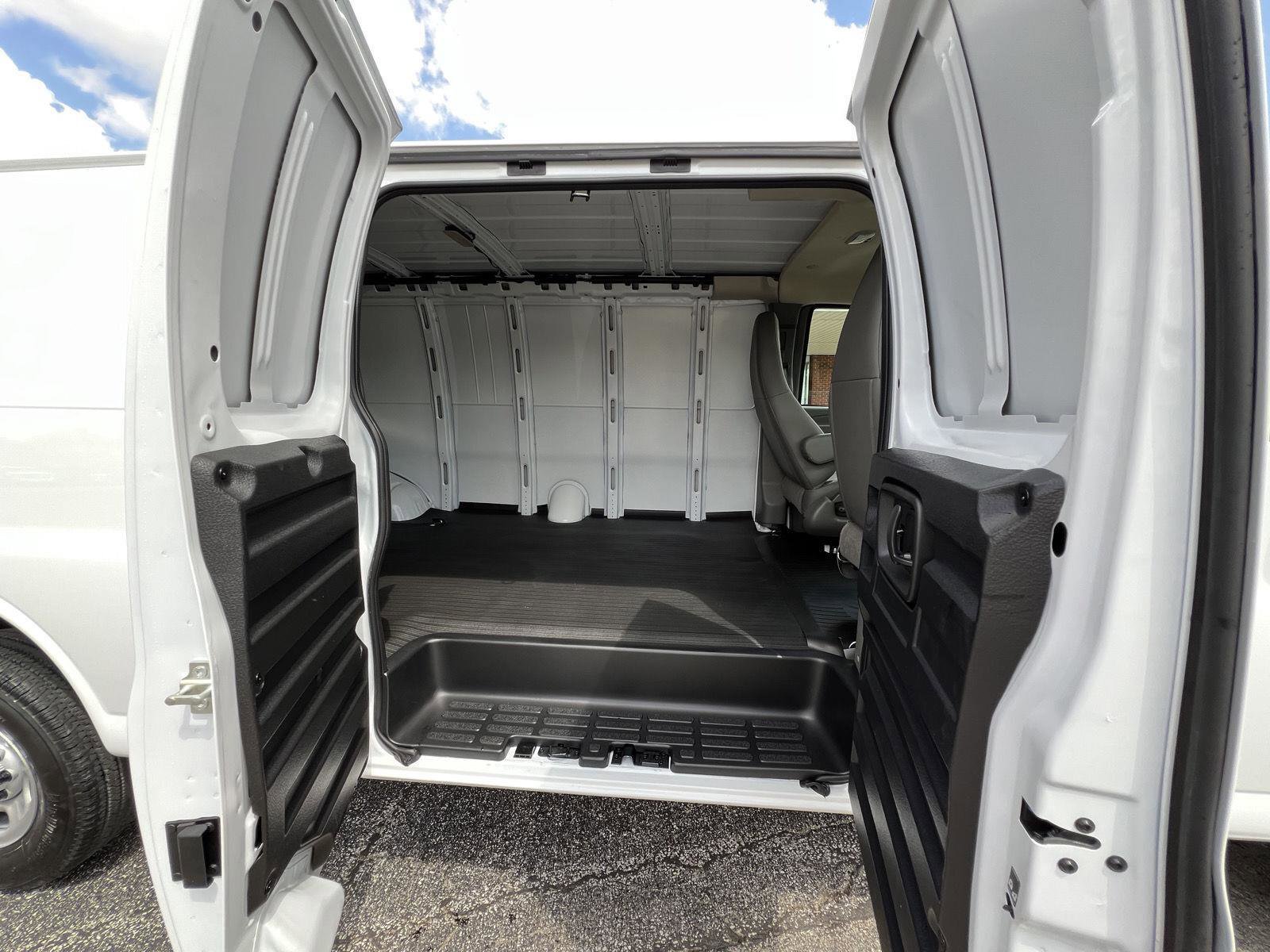New 2026 GMC Savana 2500 Extended RWD image 33
