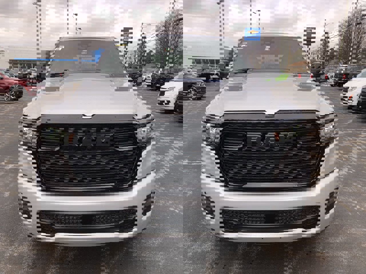 New 2026 RAM 1500 4x4 Crew Cab image 16