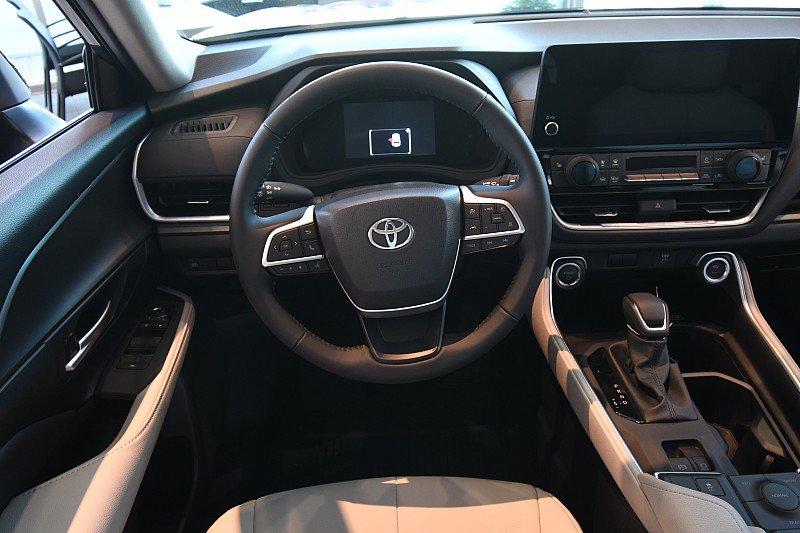 New 2026 Toyota Grand Highlander AWD Hybrid image 10