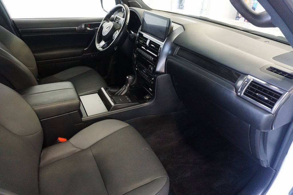 Used 2022 Lexus GX 460 w/ Black Line Special Edition image 28