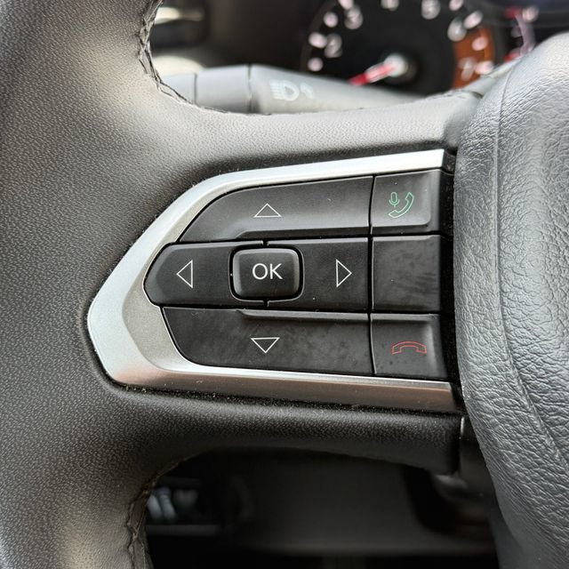 Used 2024 Jeep Compass Latitude AWD/4WD image 17