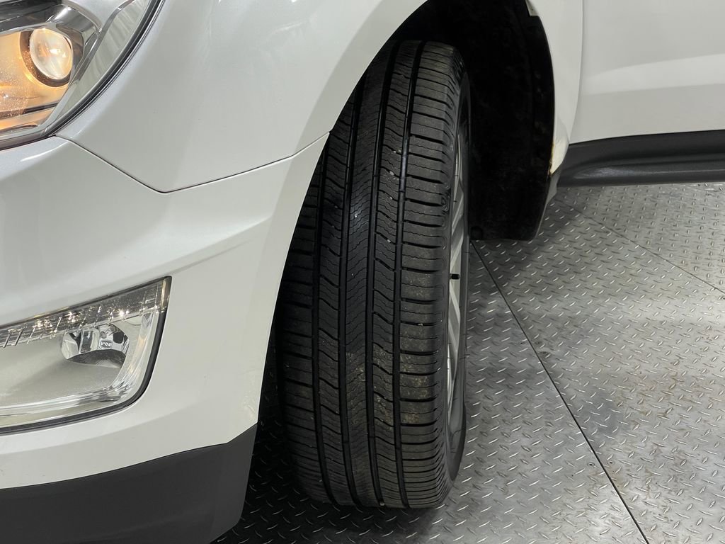 Used 2016 Chevrolet Equinox LTZ w/ Enhanced Convenience Package image 37