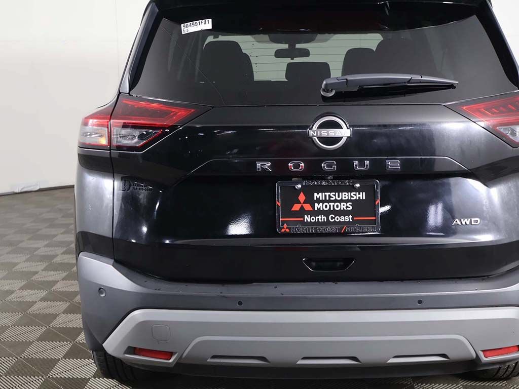 Used 2023 Nissan Rogue S AWD/4WD image 12