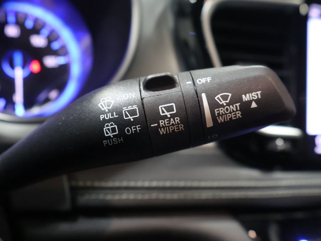 Certified 2025 Chrysler Pacifica Limited image 43