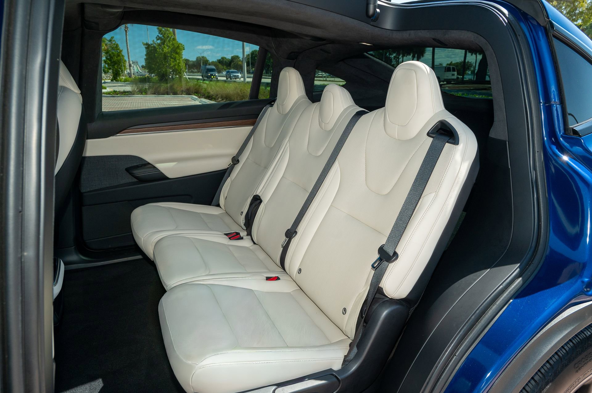 Used 2022 Tesla Model X Long Range image 9