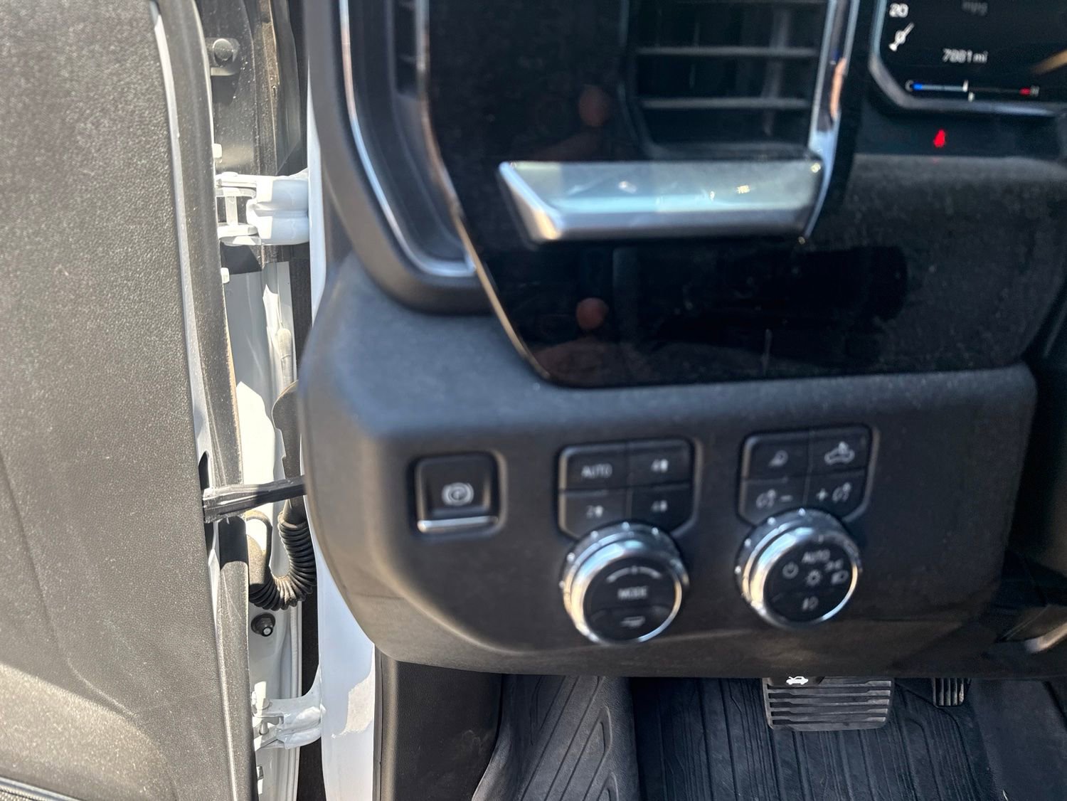 Used 2026 GMC Sierra 1500 Elevation w/ Elevation Premium Package AWD/4WD image 14