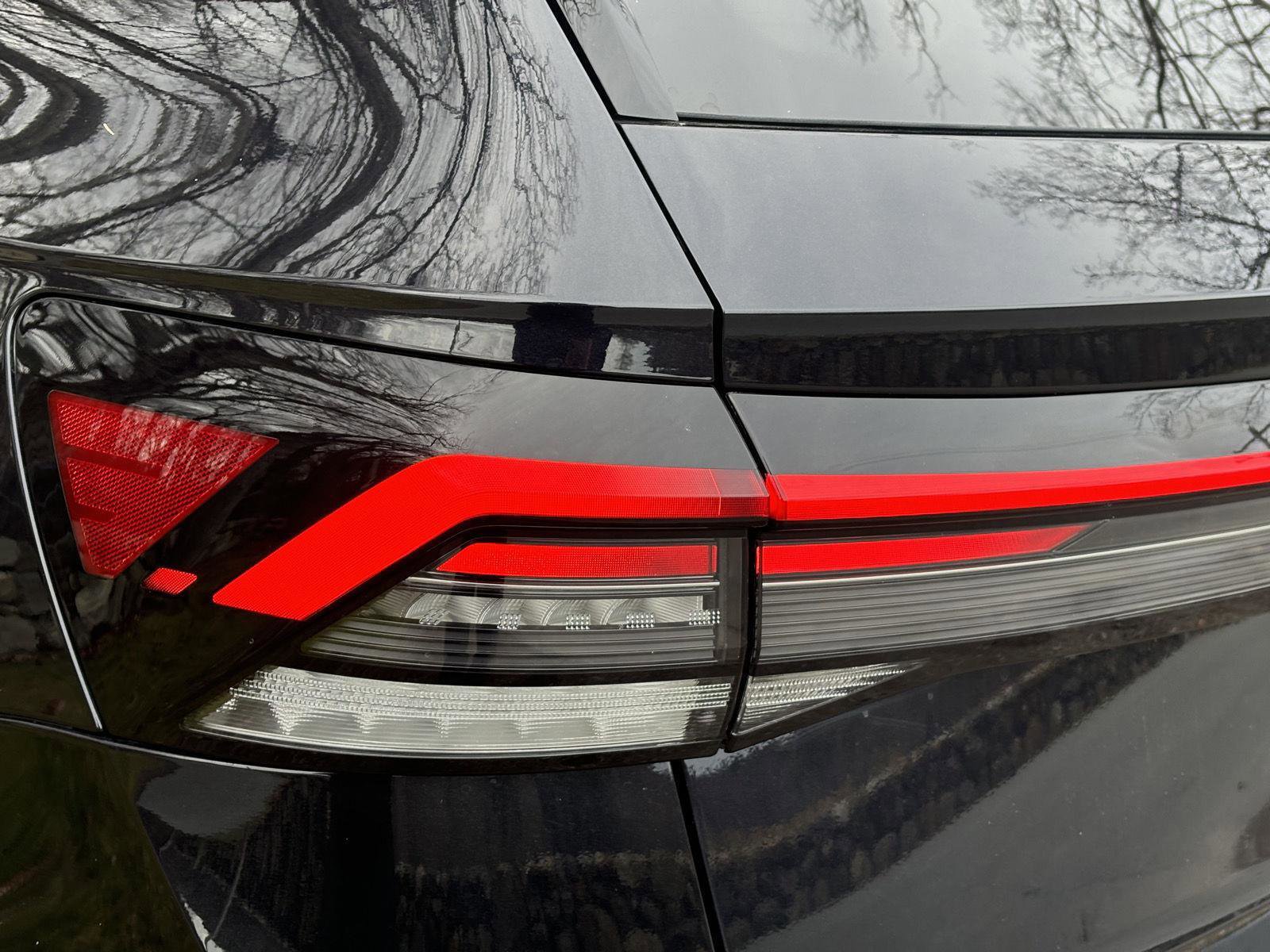 Used 2025 Volkswagen Taos SE w/ Panoramic Sunroof Package image 19