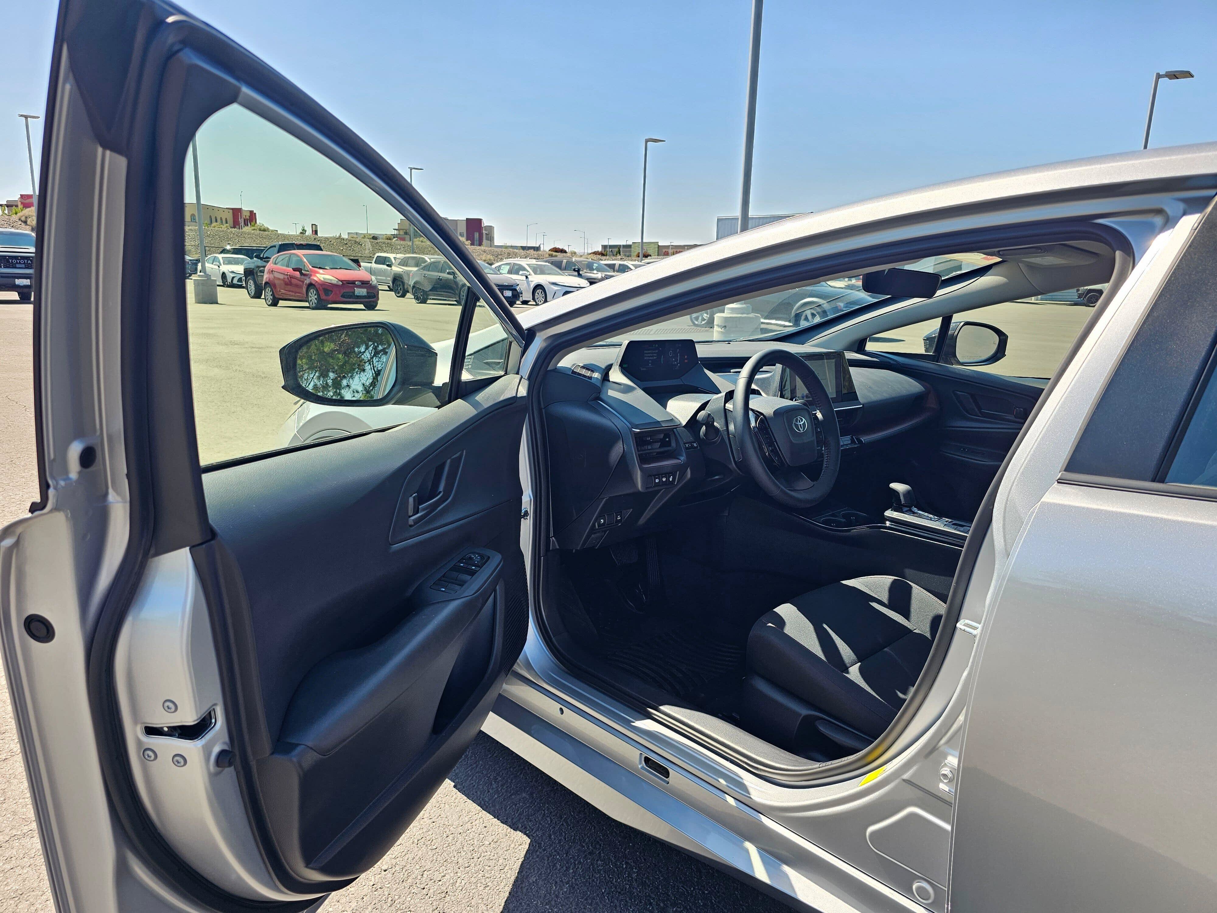 Certified 2026 Toyota Prius Plug-In Hybrid FWD image 19
