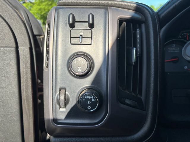 Used 2016 GMC Sierra 2500 SLT w/ All-Terrain HD Package AWD/4WD image 17