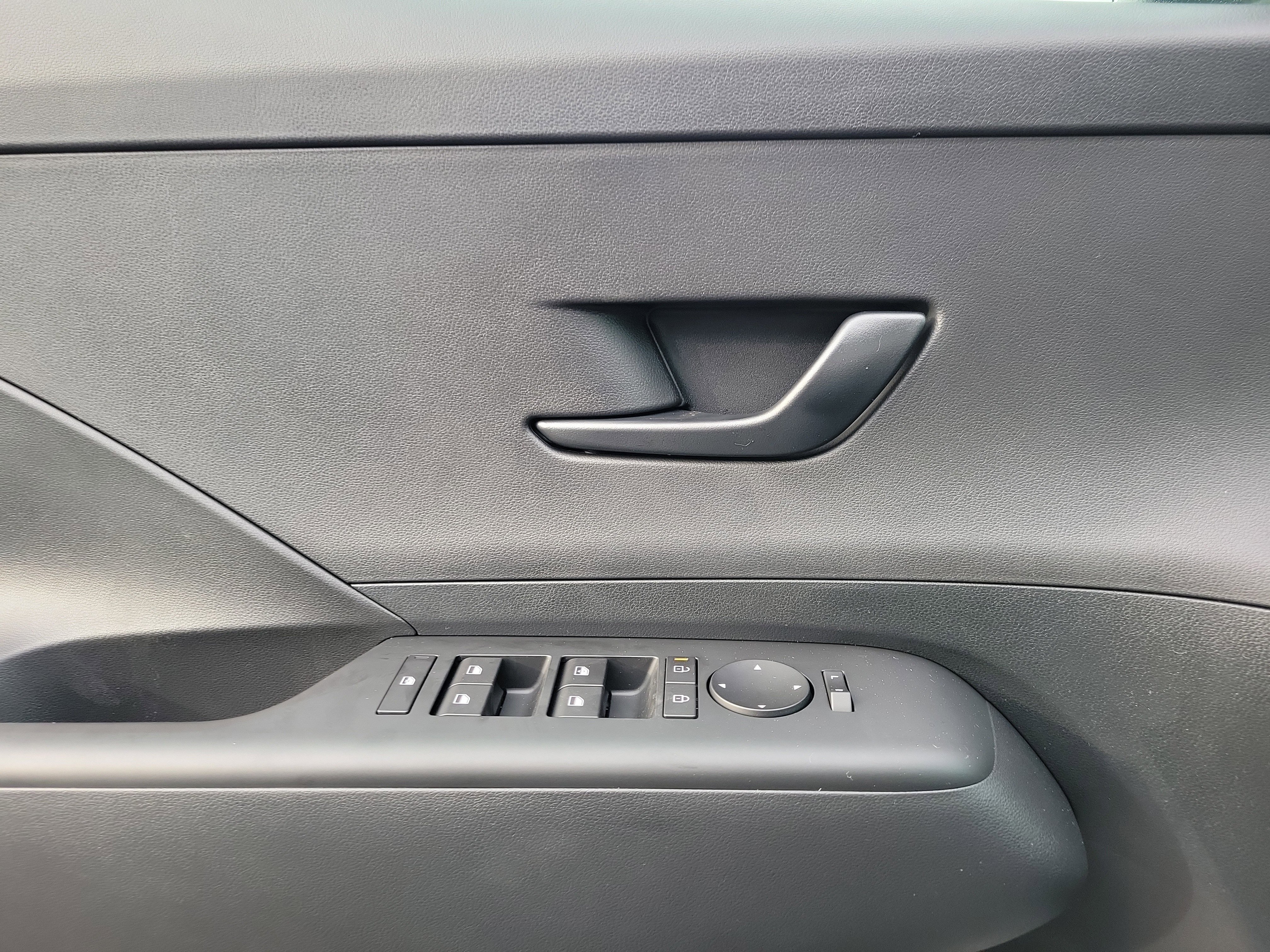 New 2026 Hyundai Kona SE image 13