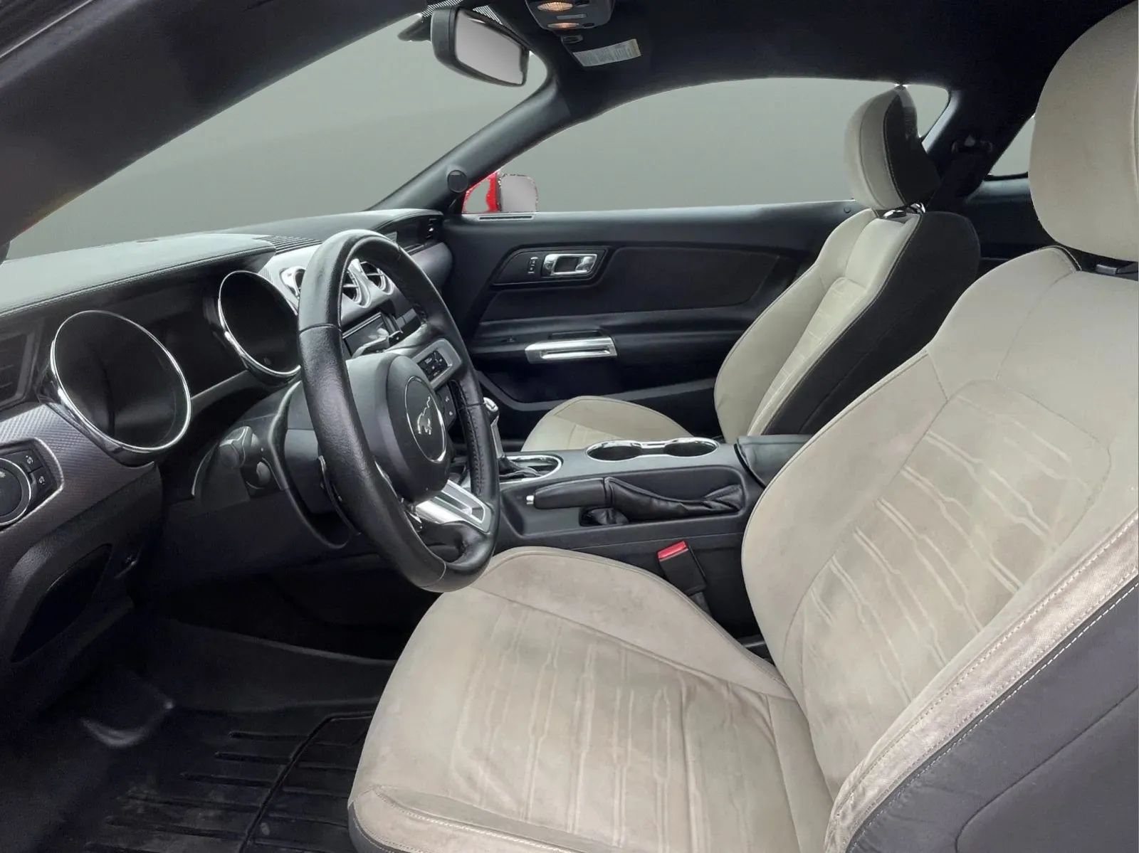 Used 2016 Ford Mustang Coupe RWD image 11
