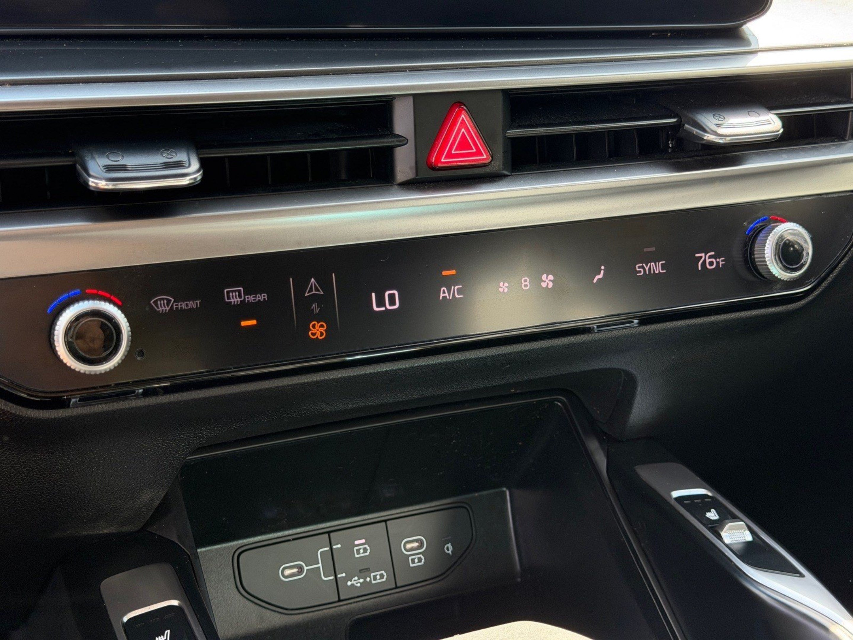 Certified 2025 Kia Sorento S w/ Panoramic Sunroof Package FWD image 24