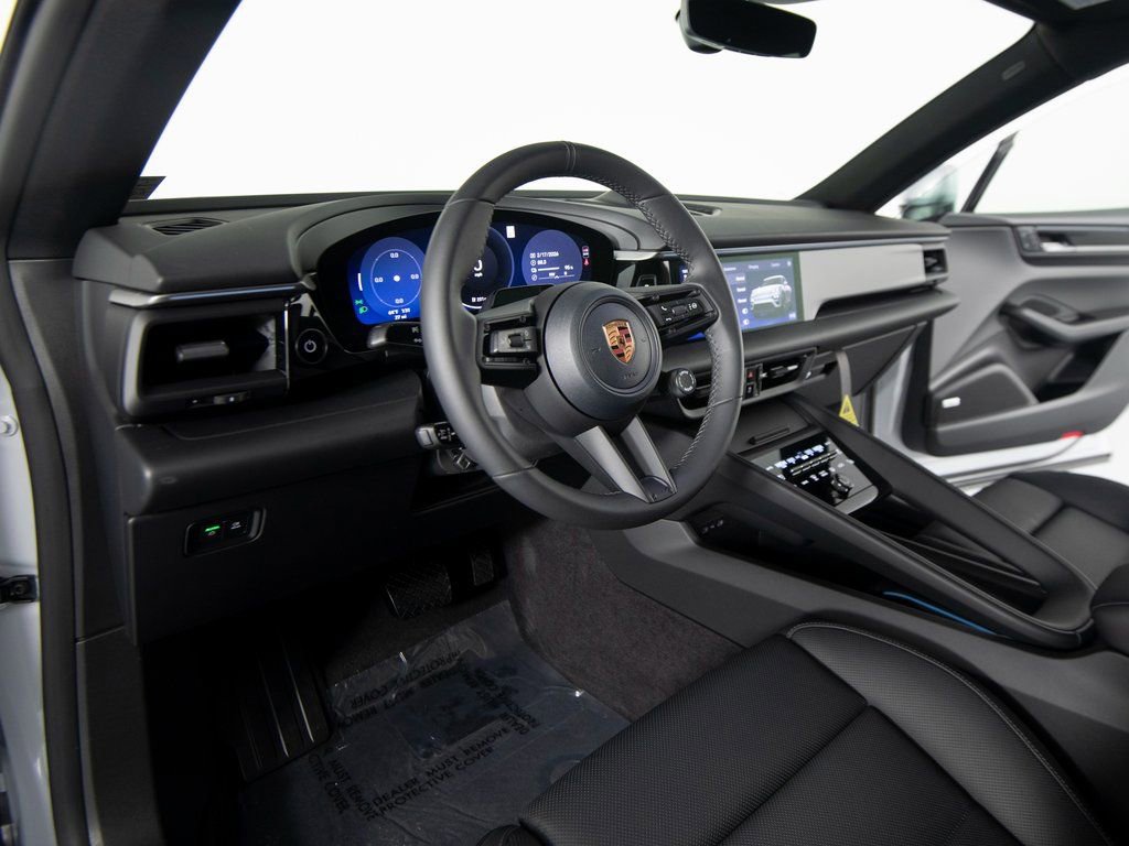 New 2026 Porsche Macan 4 Electric image 4