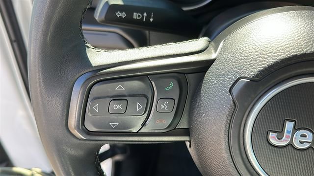 Used 2023 Jeep Gladiator Willys image 12