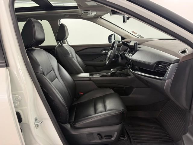 Used 2023 Nissan Rogue SL w/ SL Premium Package image 32