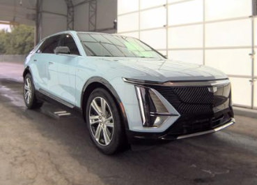 Used 2024 Cadillac Lyriq Tech w/ Driver Assist Package AWD/4WD image 2