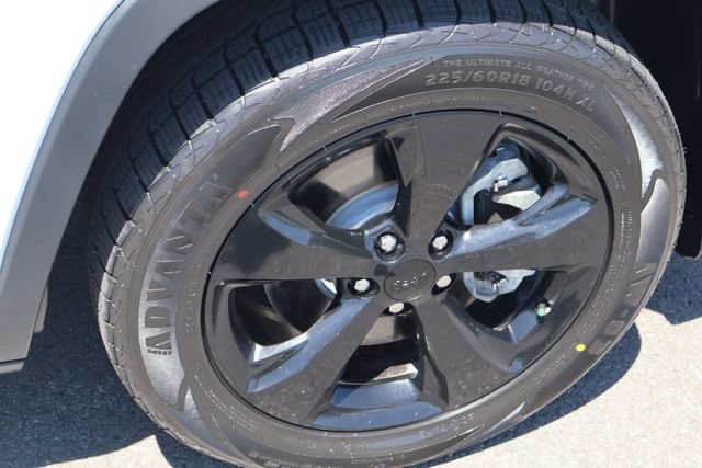 Used 2023 Jeep Cherokee Altitude Lux w/ Lux Elite Package AWD/4WD image 29