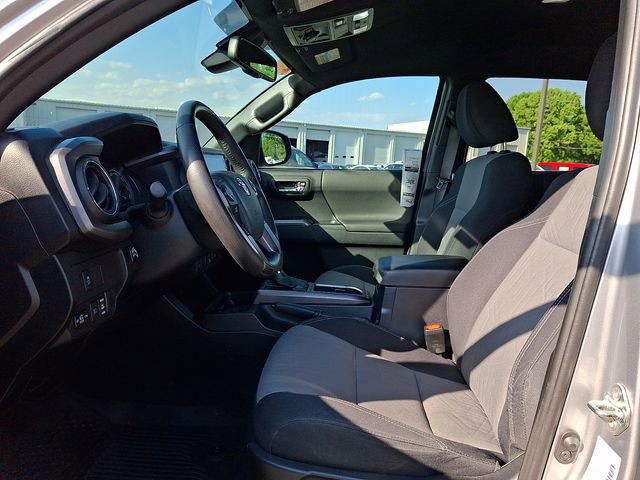 Used 2020 Toyota Tacoma TRD Off-Road AWD/4WD image 13