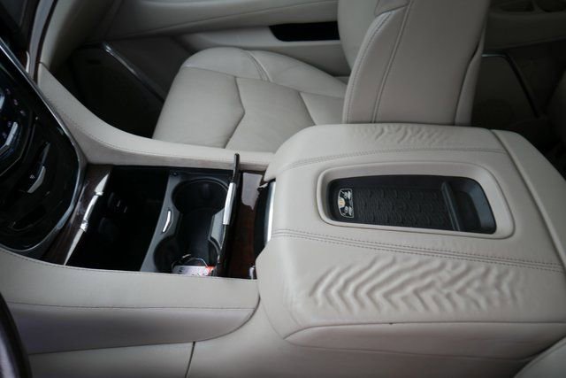 Used 2017 Cadillac Escalade Luxury image 26