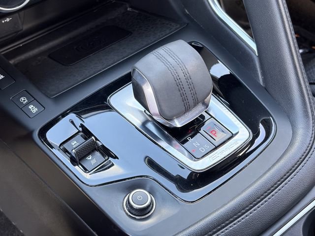 Used 2022 Jaguar E-PACE SE image 16