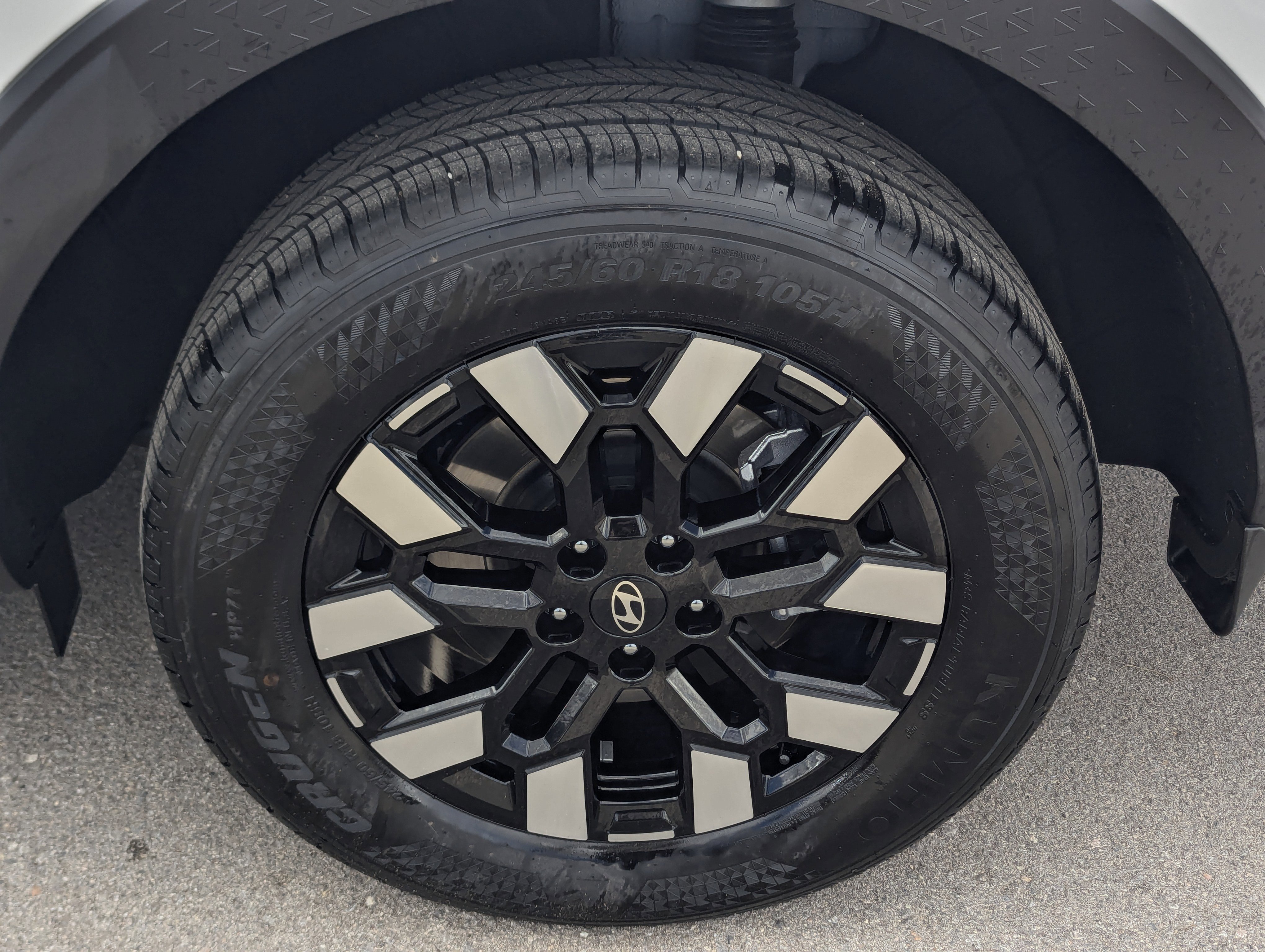 Certified 2025 Hyundai Santa Cruz SE image 7