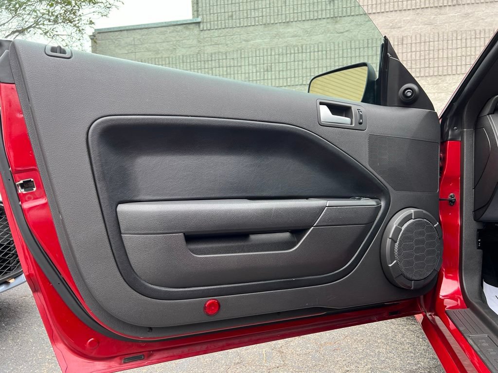 Used 2008 Ford Mustang GT RWD image 32