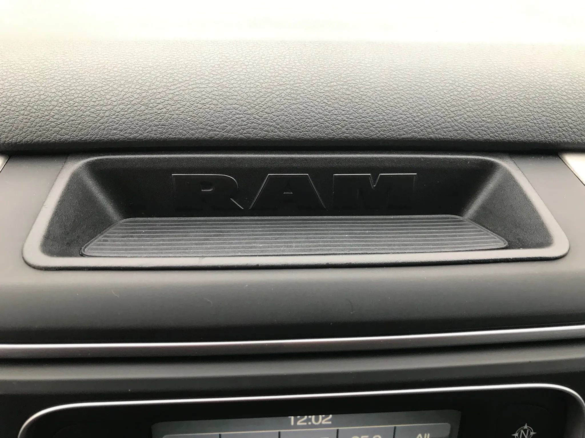 Used 2017 RAM 1500 Classic SLT image 19